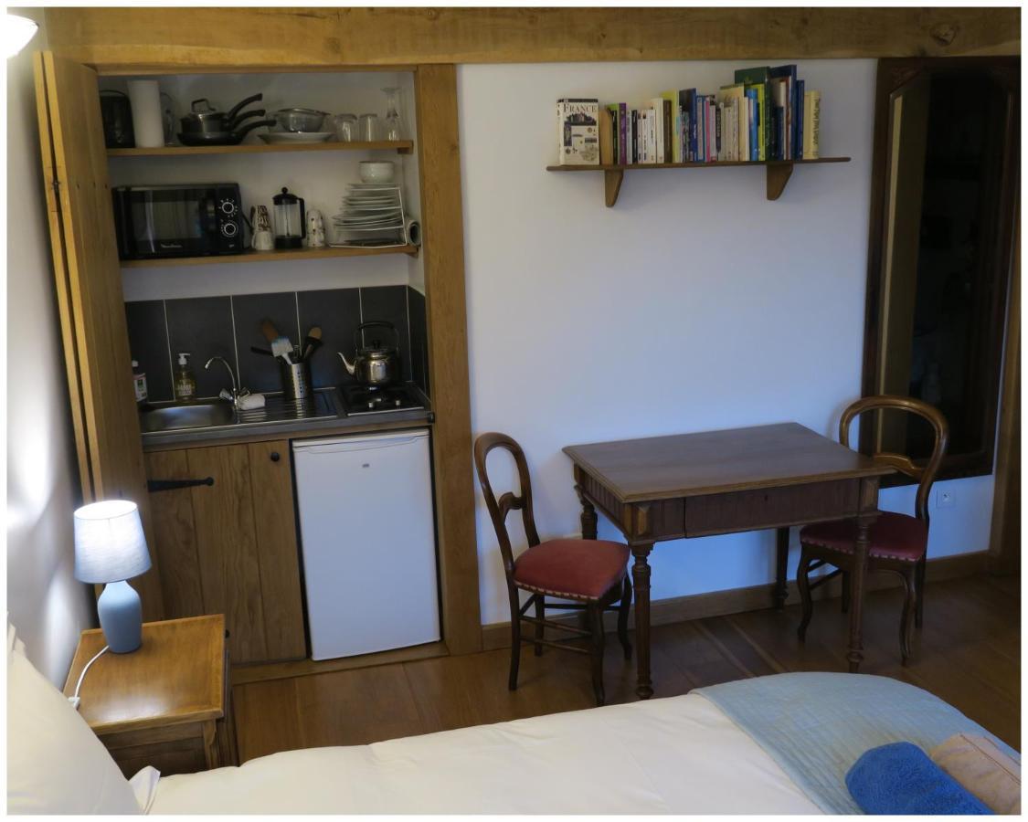 La Tuilerie Accommodation La Bazeuge Esterno foto